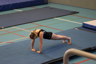 Telinevoimistelun kilpailut Isokyrössä keväällä 2015